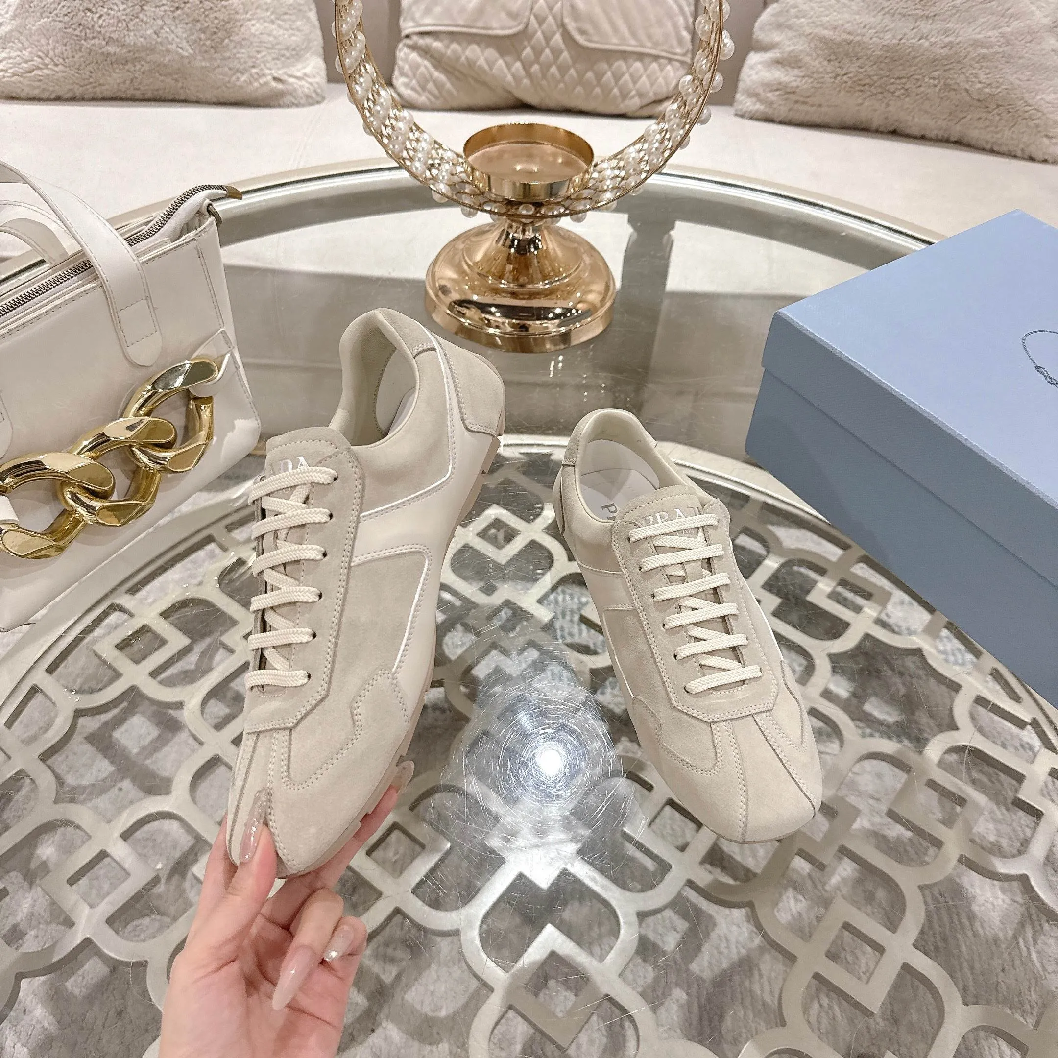 👟👟Ex-factory price 560👟👟 Men's size +10 PRADA, couple's casual shoes, original 1:1 development, high mercerized cowhide fabric with imported cowhide, silk sheepskin lining, rubber outsole, comfortable and soft upper feet, female size: 35 to 41. . Male 38 to 45, 🔥🔥🔥🔥🔥